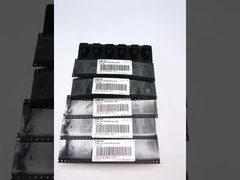 Le produit doit être présenté à l'entrée de l'appareil.